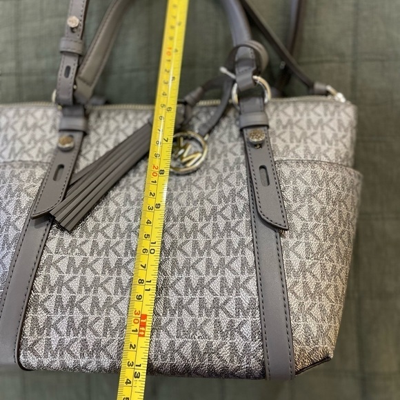 Michael Kors Sullivan handbag - Picture 14 of 15